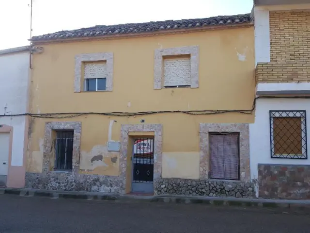 Maison en vente à Calle del Generalísimo, 17, Golosalvo sur 26.300 €